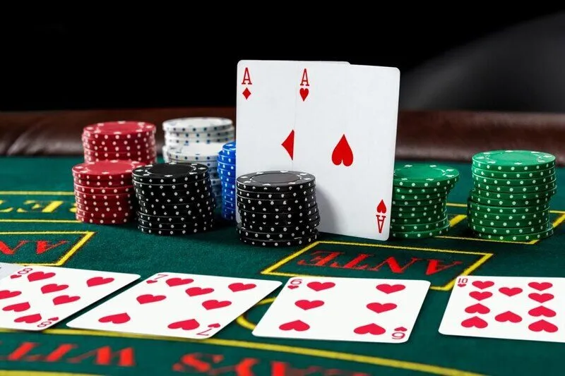 Chơi poker chuyên nghiệp với những kỹ năng nâng cao nhất