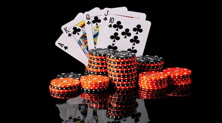 Quy luật cần nắm được trước khi tham chơi Poker 2025